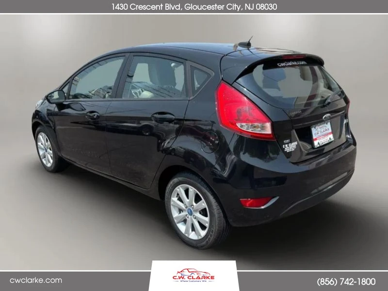 2011 Ford Fiesta - Image 8 of 12