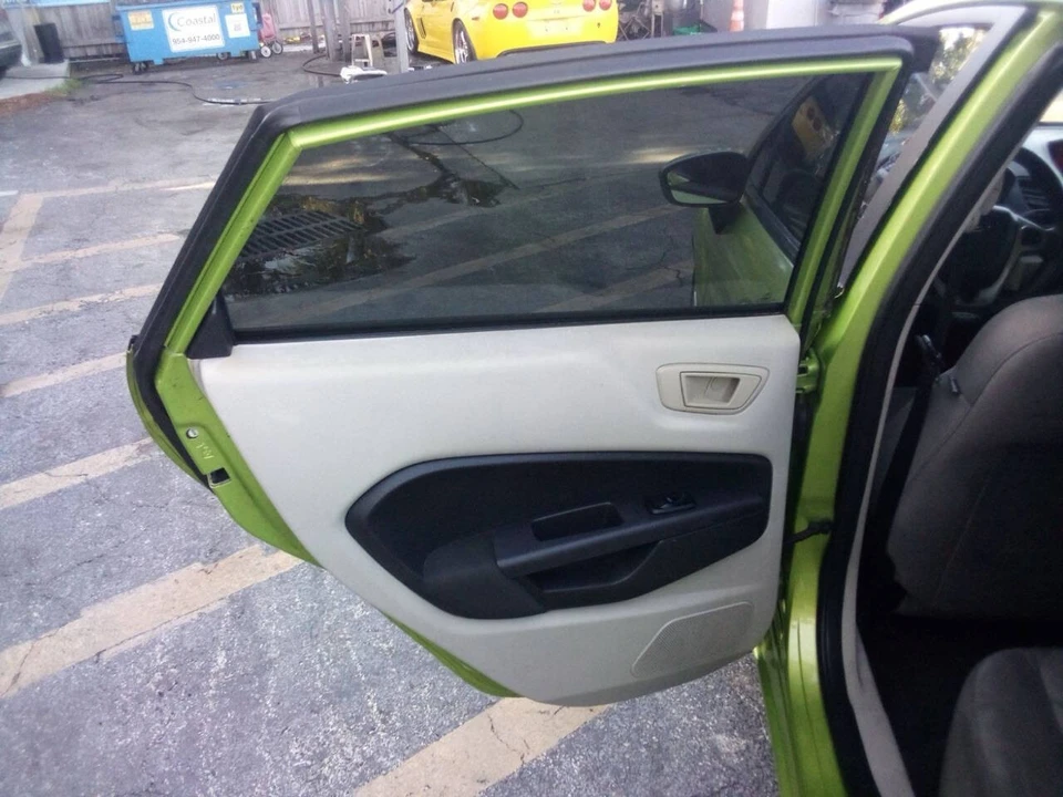2011 Ford Fiesta - Image 14 of 18
