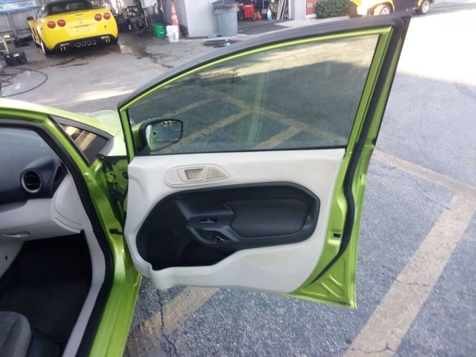 2011 Ford Fiesta - Image 15 of 18