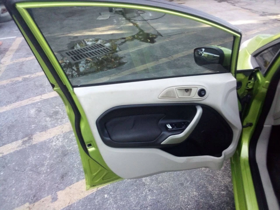 2011 Ford Fiesta - Image 13 of 18