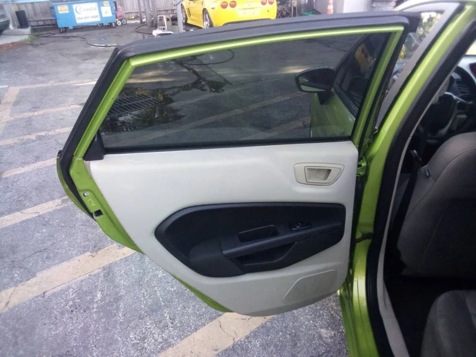 2011 Ford Fiesta - Image 14 of 18