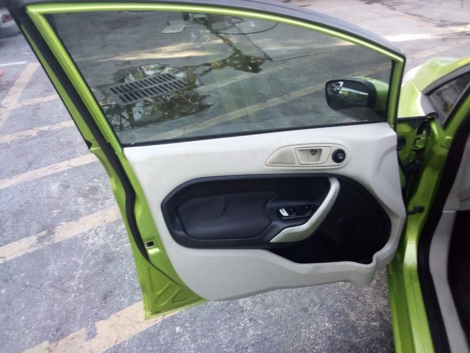2011 Ford Fiesta - Image 13 of 18