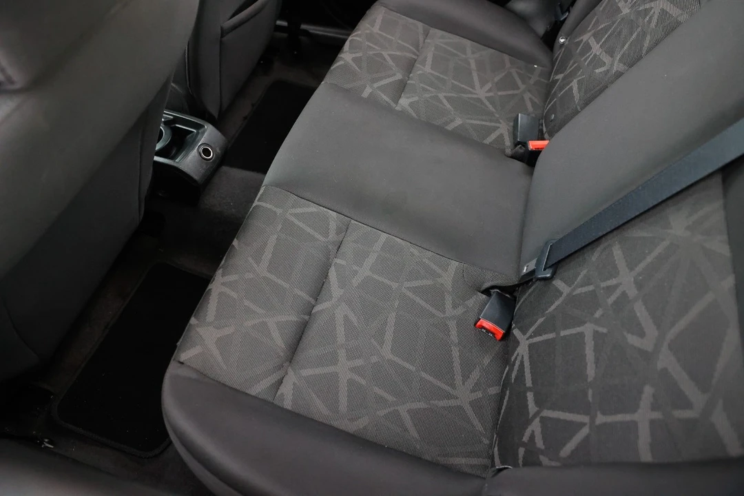 2011 Ford Fiesta - Image 10 of 12