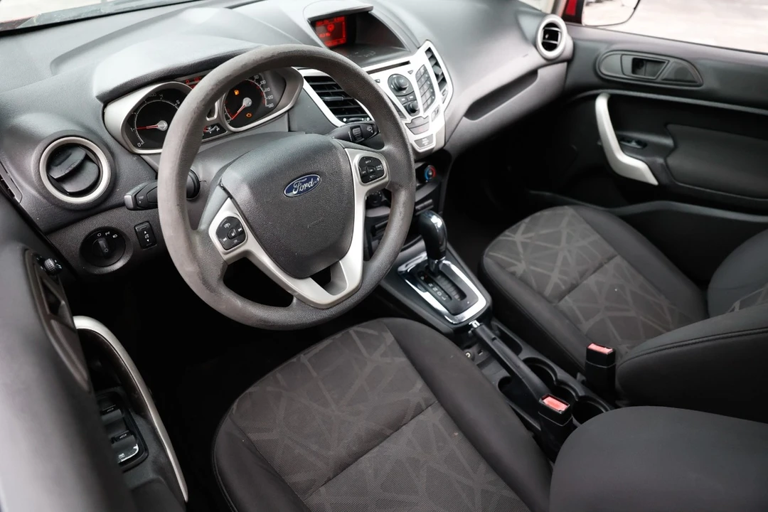 2011 Ford Fiesta - Image 4 of 12