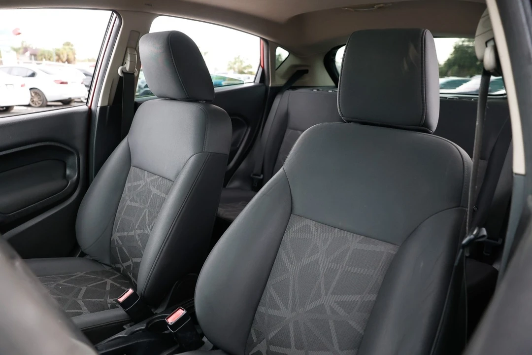 2011 Ford Fiesta - Image 6 of 12