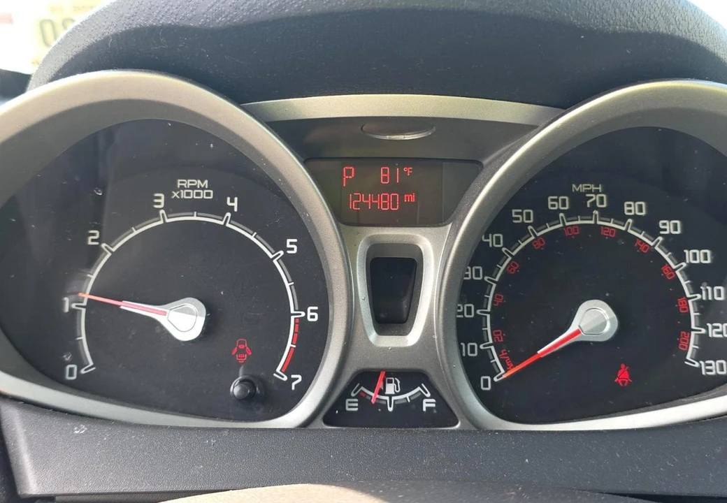 2011 Ford Fiesta - Image 15 of 19