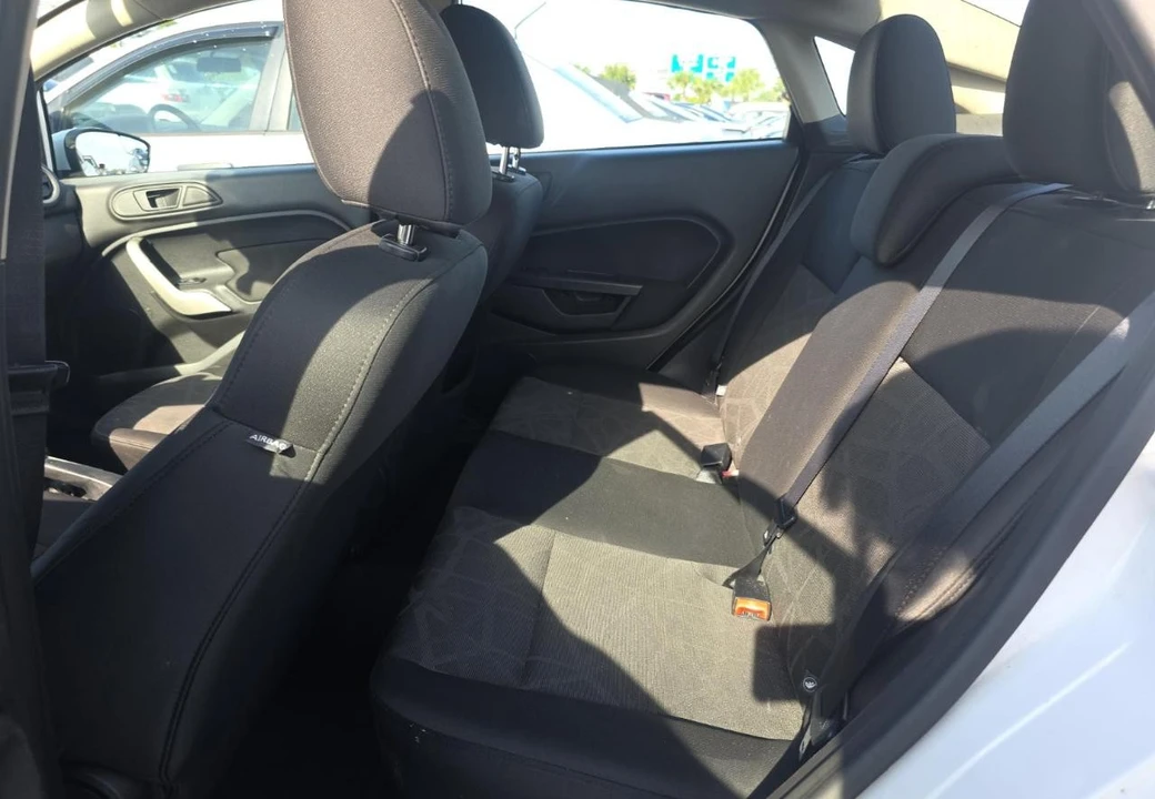 2011 Ford Fiesta - Image 16 of 19