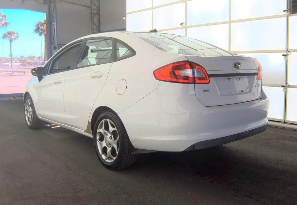 2011 Ford Fiesta - Image 8 of 19