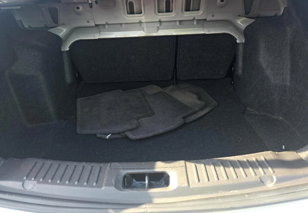 2011 Ford Fiesta - Image 19 of 19