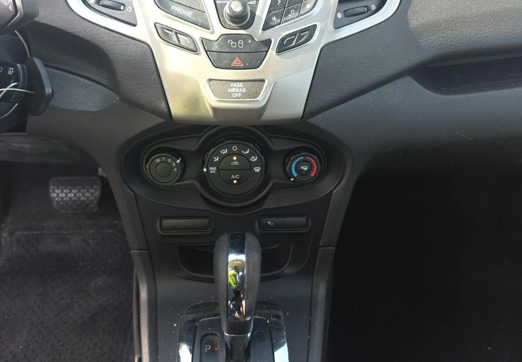2011 Ford Fiesta - Image 14 of 19