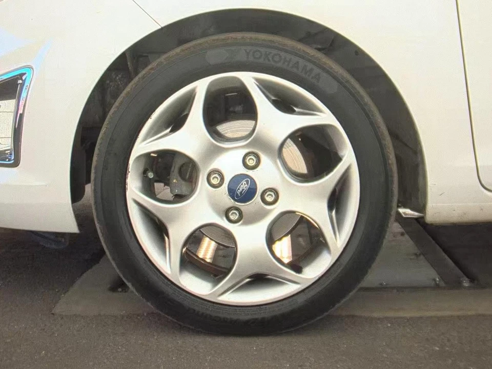 2011 Ford Fiesta - Image 9 of 19