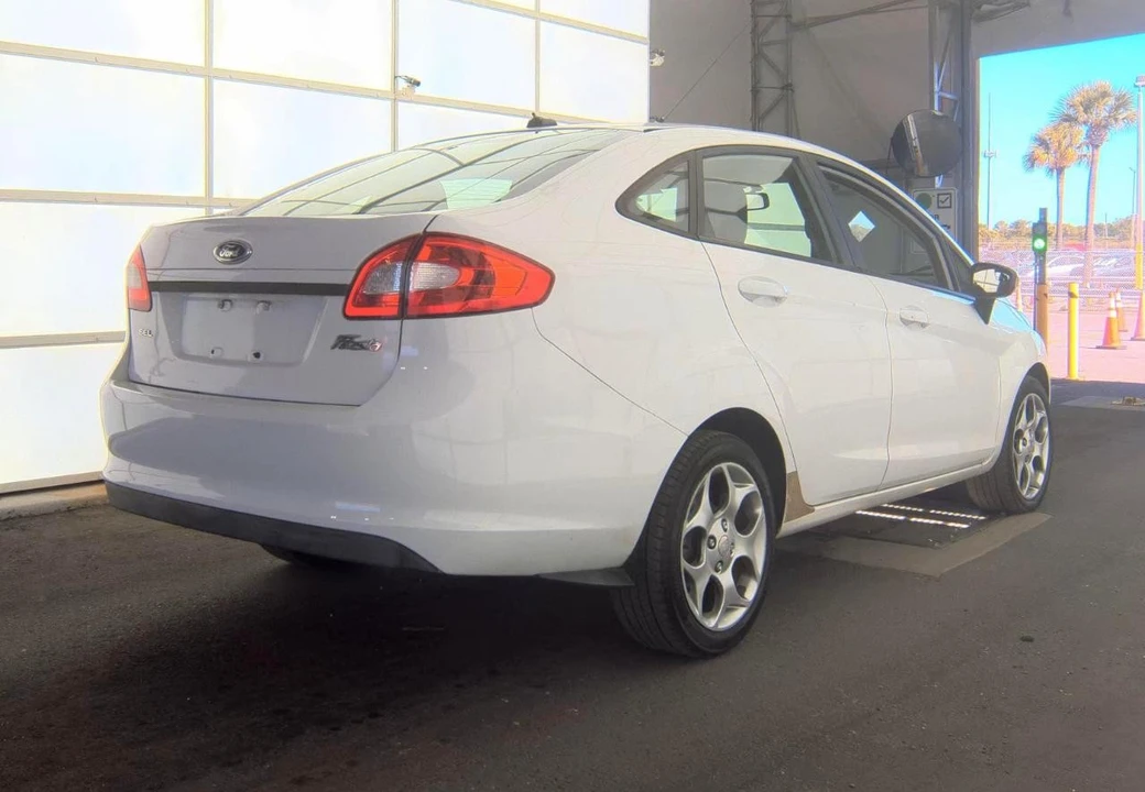 2011 Ford Fiesta - Image 5 of 19