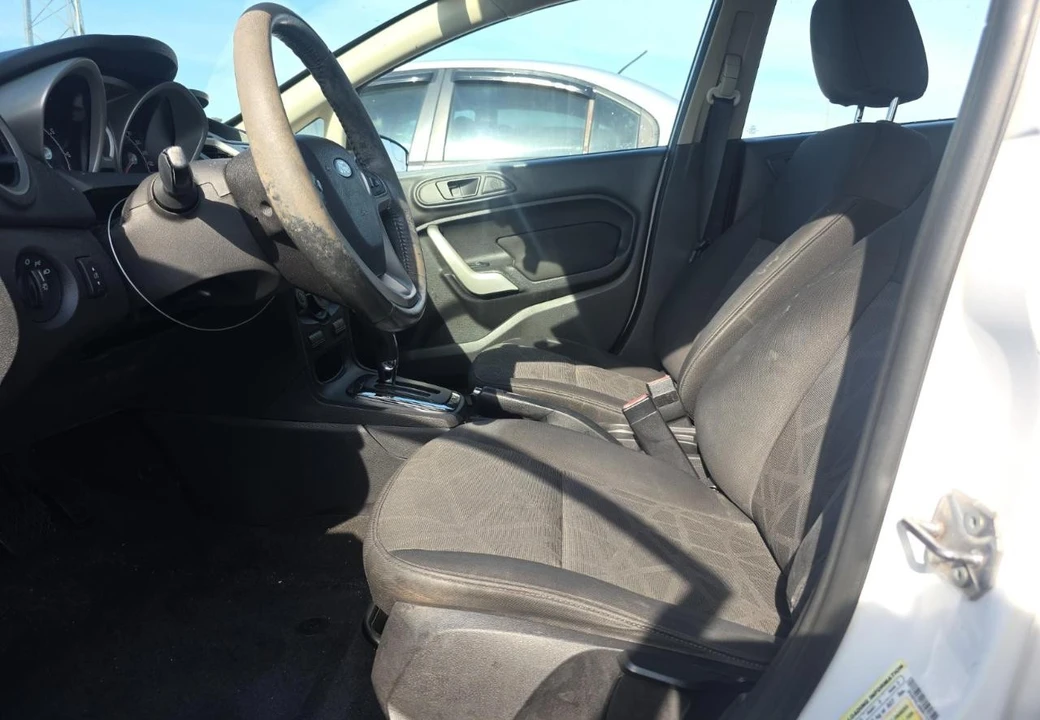 2011 Ford Fiesta - Image 10 of 19