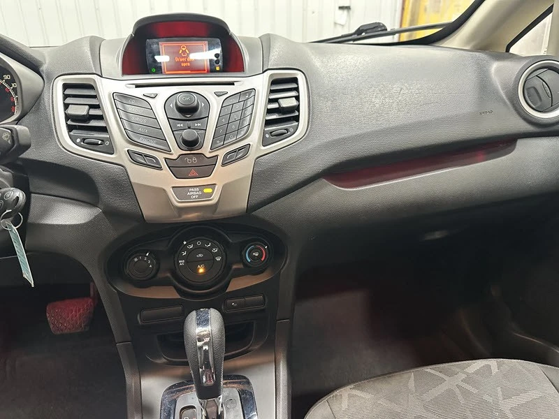 2011 Ford Fiesta - Image 9 of 12