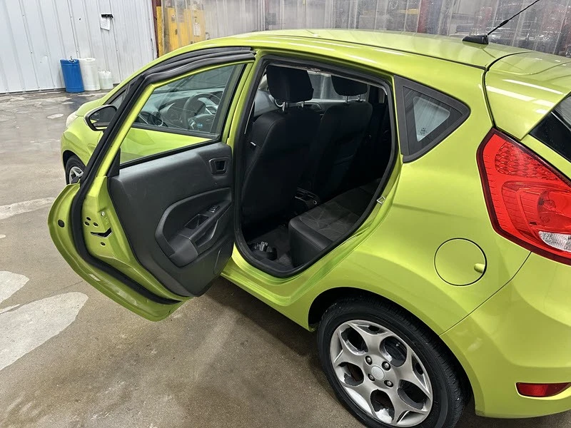 2011 Ford Fiesta - Image 11 of 12