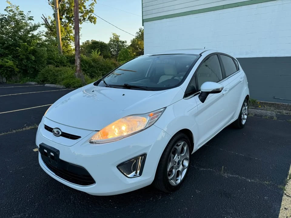 2011 Ford Fiesta - Image 2 of 13