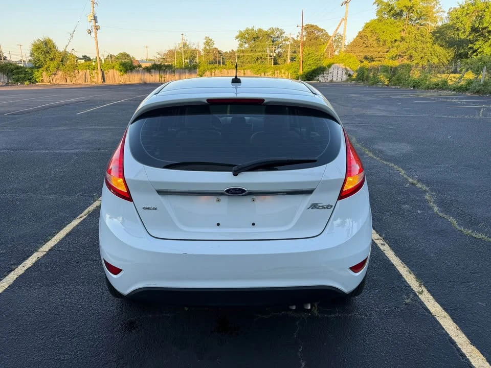 2011 Ford Fiesta - Image 6 of 13