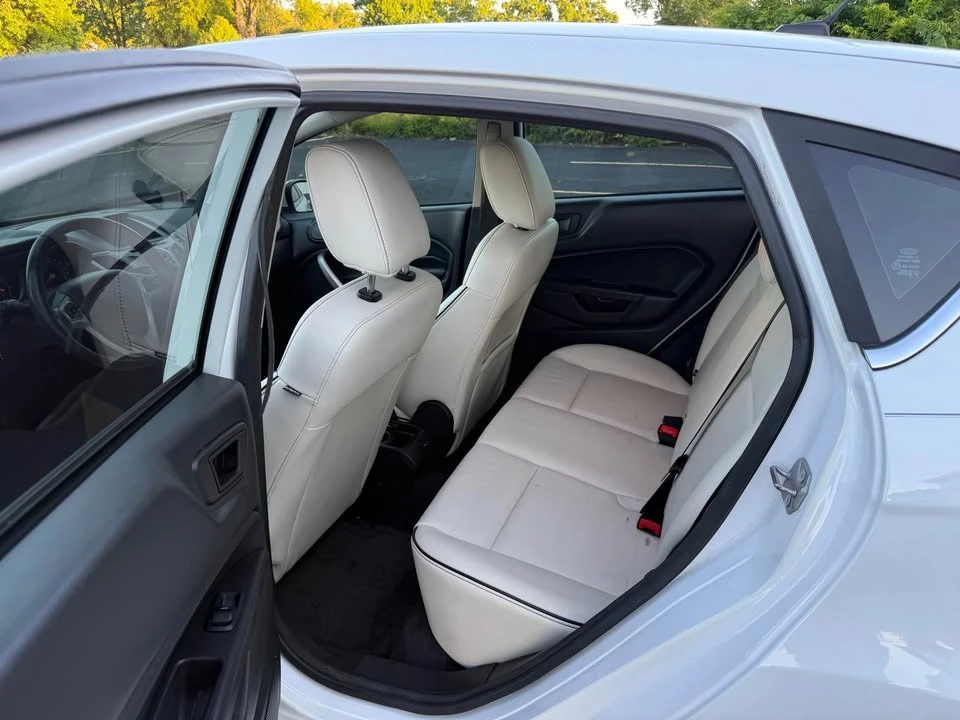 2011 Ford Fiesta - Image 10 of 13