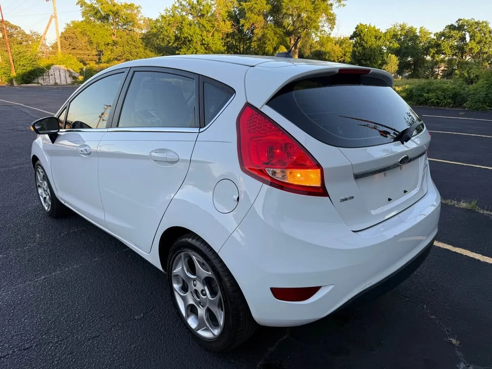 2011 Ford Fiesta - Image 4 of 13