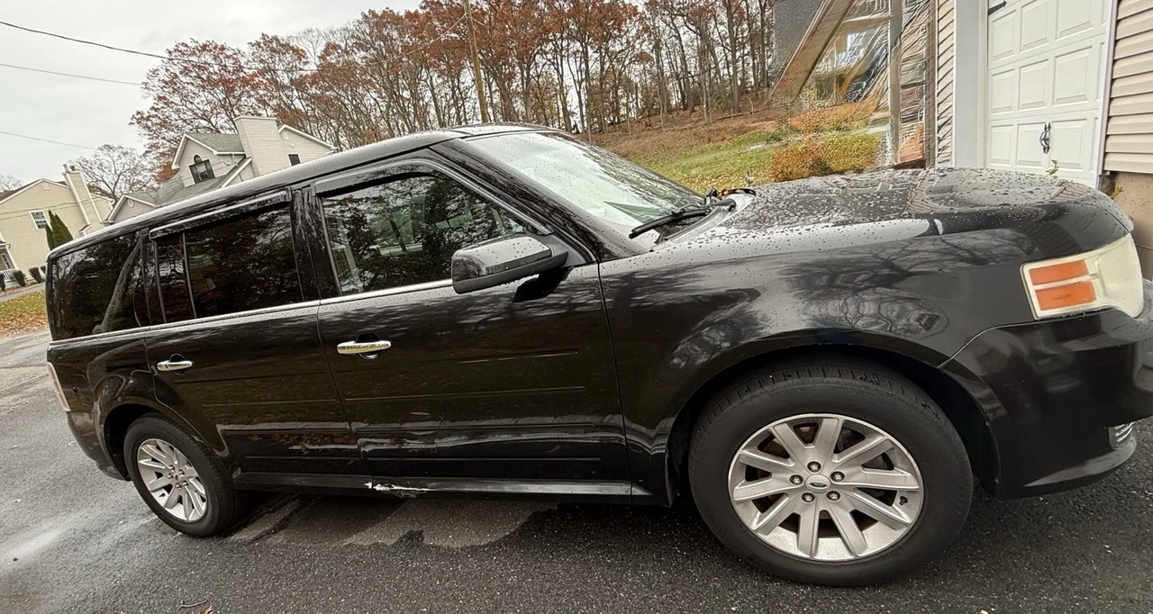 2011 Ford Flex - Image 2 of 4