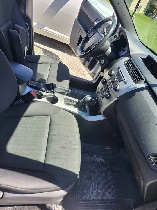2011 Ford Focus - Image 6 of 13