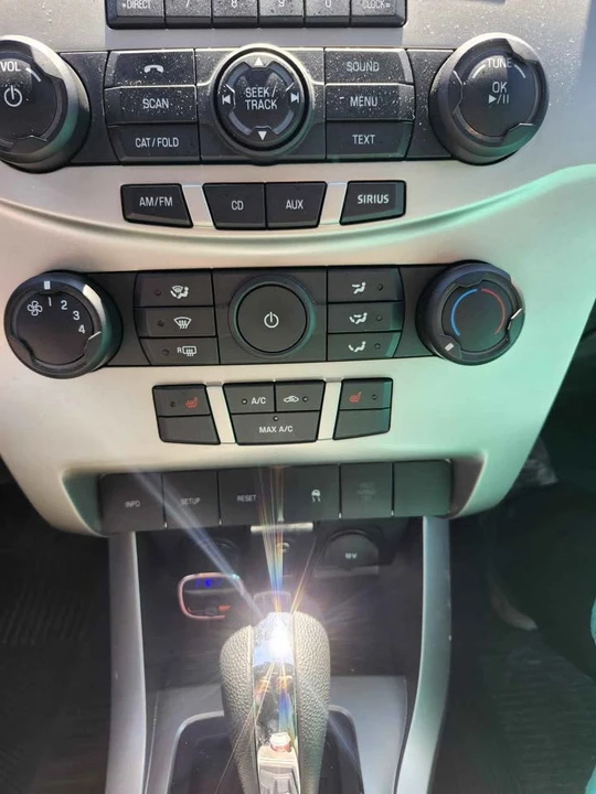 2011 Ford Focus - Image 2 of 13