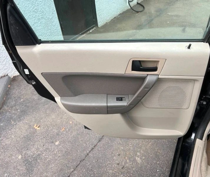 2011 Ford Focus 2nd Gen - Image 10 of 12
