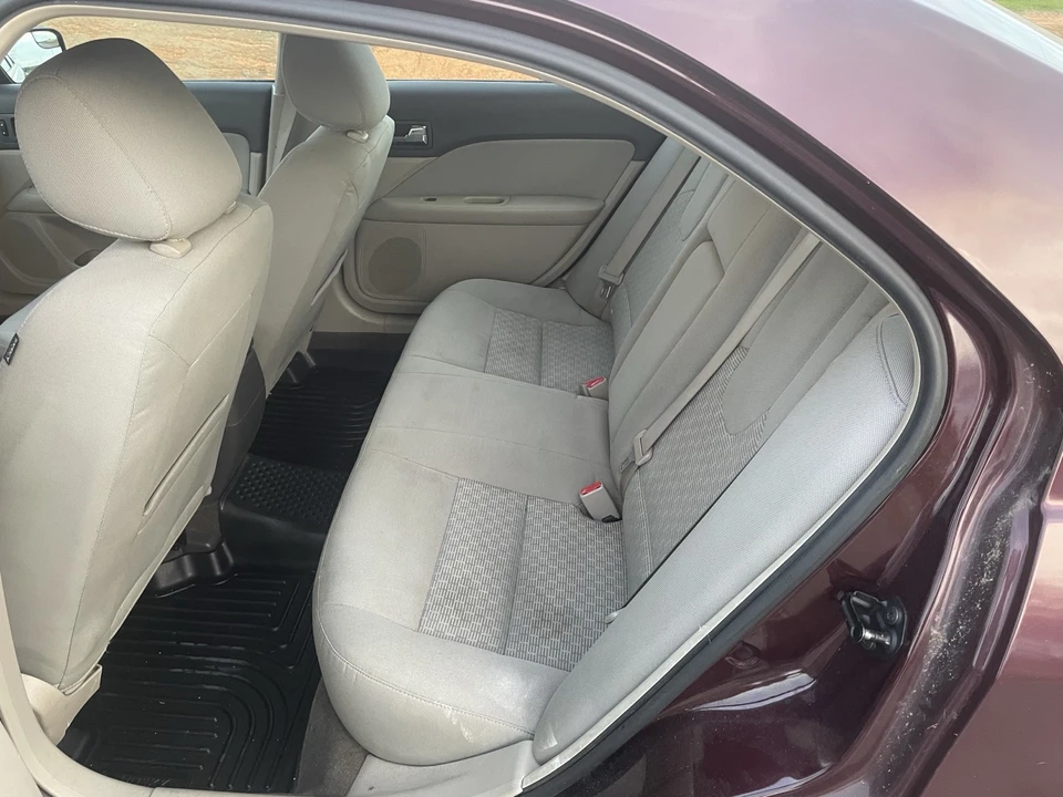 2011 Ford Fusion 1st Gen - Image 17 of 21