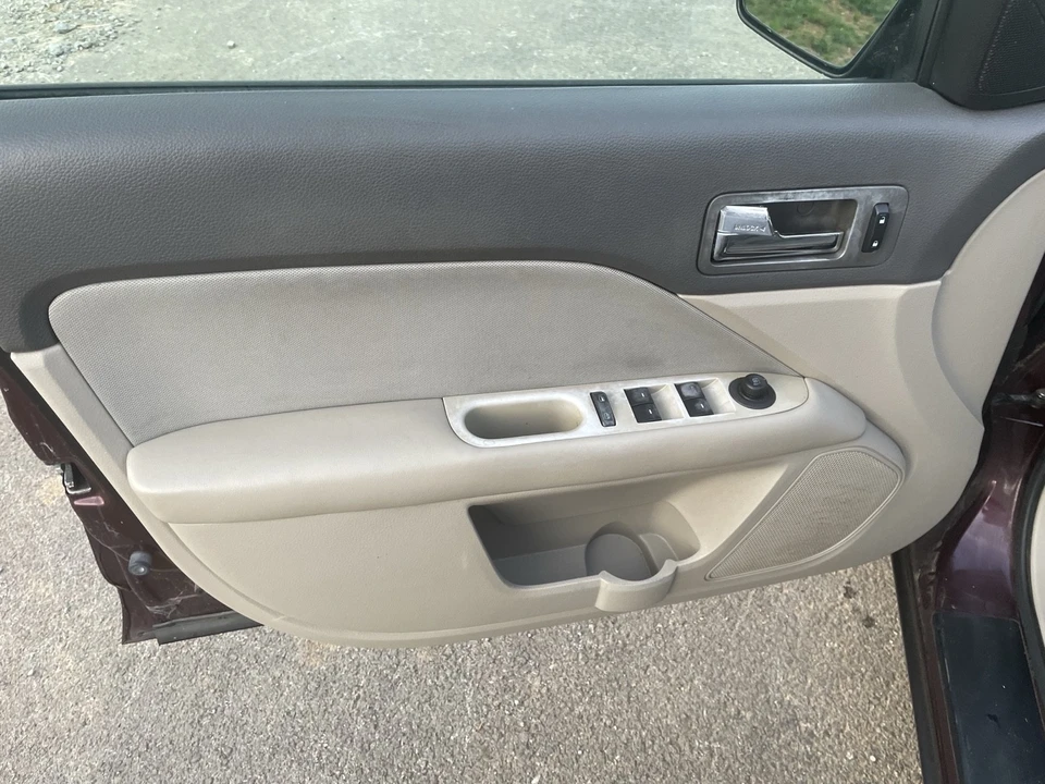 2011 Ford Fusion 1st Gen - Image 16 of 21