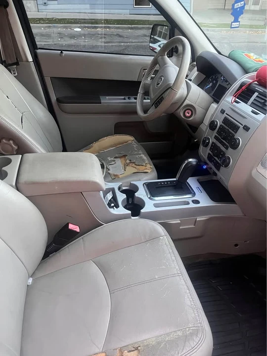 2011 Ford Escape - Image 16 of 17