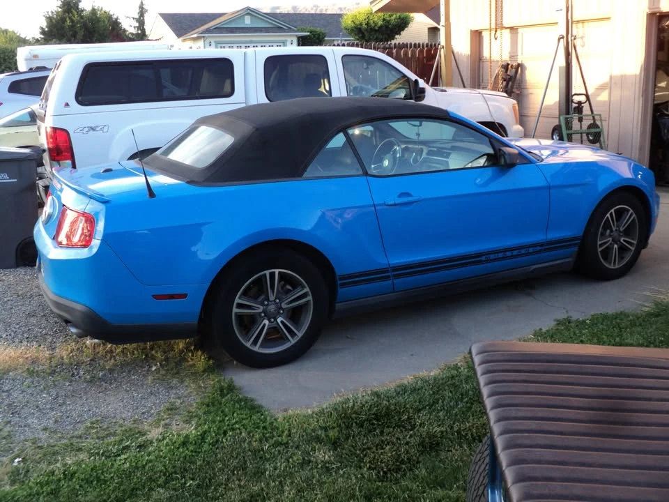2011 Ford S197 Mustang - Image 2 of 6