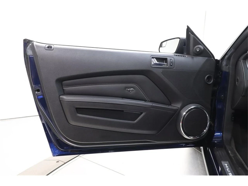 2011 Ford S197 Mustang - Image 13 of 31