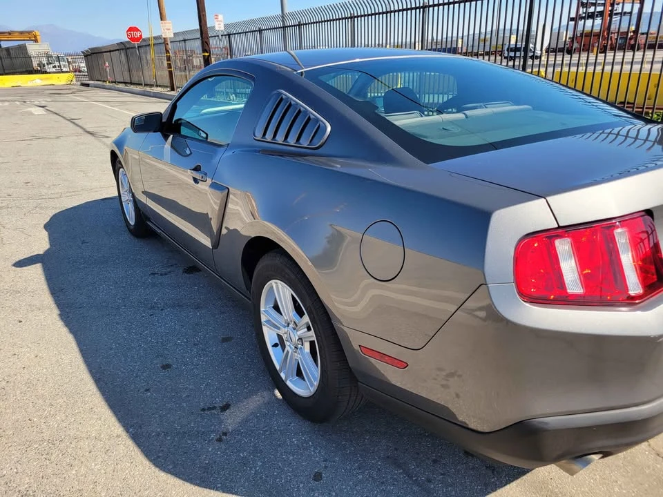 2011 Ford S197 Mustang - Image 2 of 11