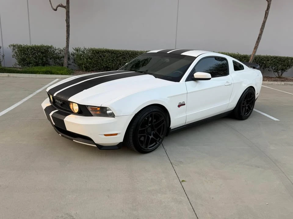 2011 Ford S197 Mustang - Image 2 of 7