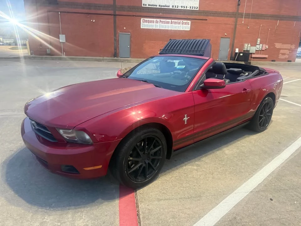 2011 Ford S197 Mustang - Image 2 of 10