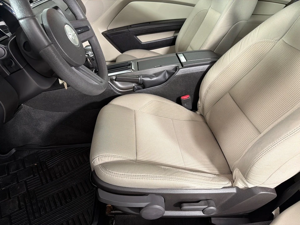 2011 Ford S197 Mustang - Image 11 of 22