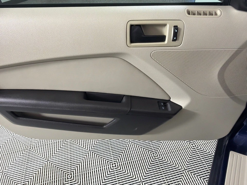 2011 Ford S197 Mustang - Image 10 of 22