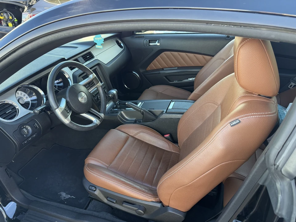 2011 Ford S197 Mustang - Image 6 of 10