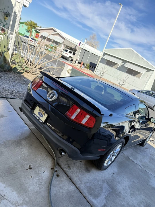 2011 Ford S197 Mustang - Image 2 of 10