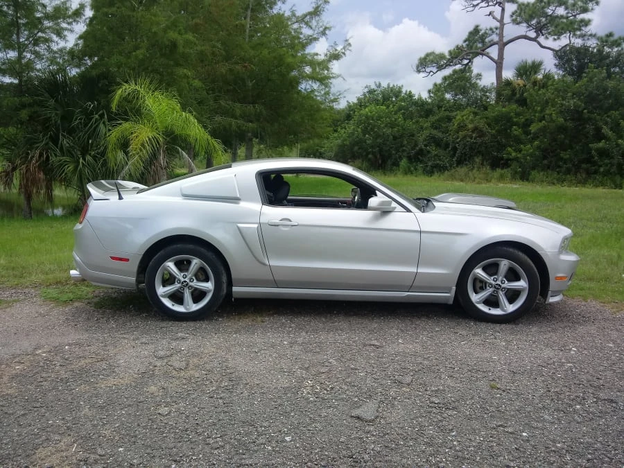 2011 Ford S197 Mustang - Image 2 of 10