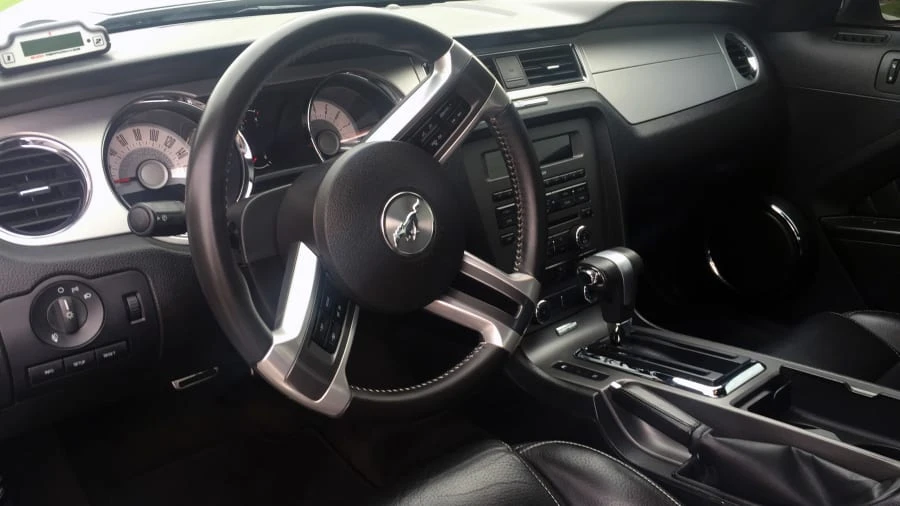 2011 Ford S197 Mustang - Image 2 of 6