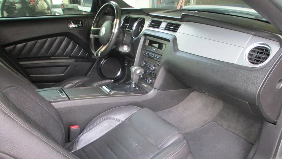 2011 Ford S197 Mustang - Image 5 of 9