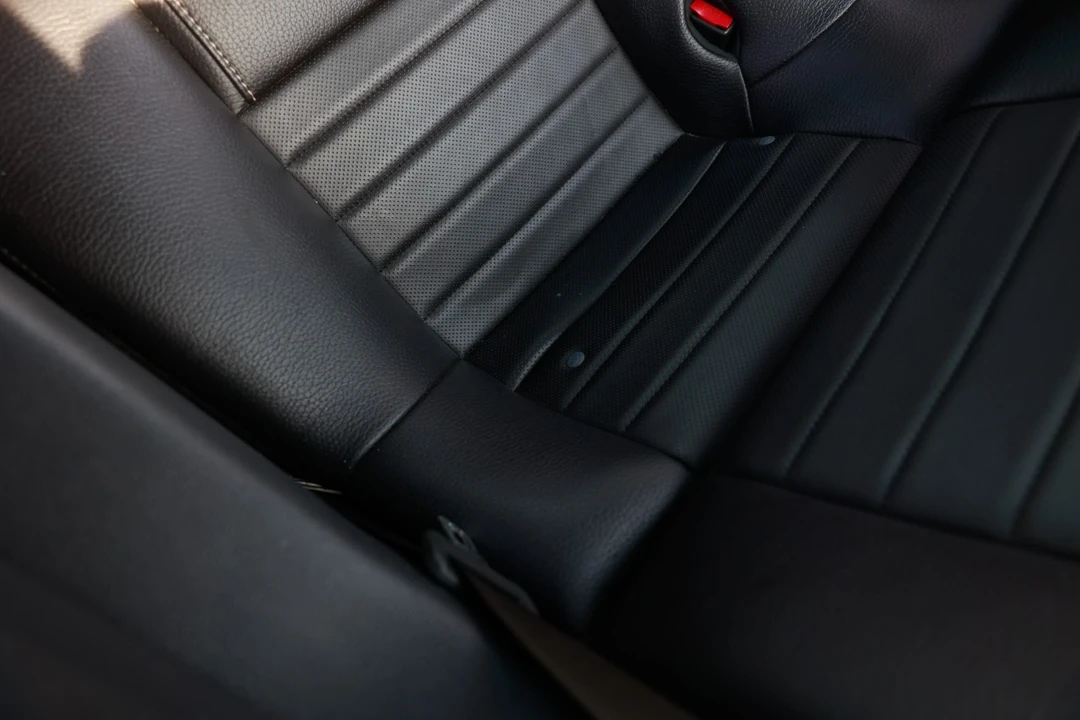 2011 Ford S197 Mustang - Image 10 of 12