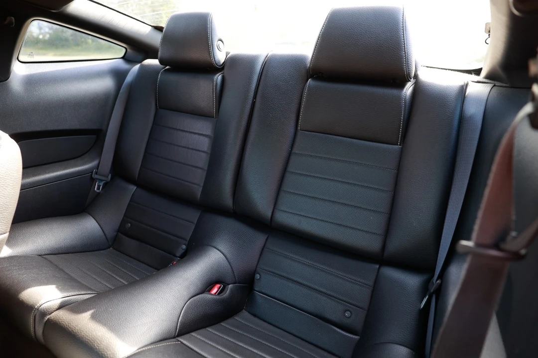 2011 Ford S197 Mustang - Image 8 of 12