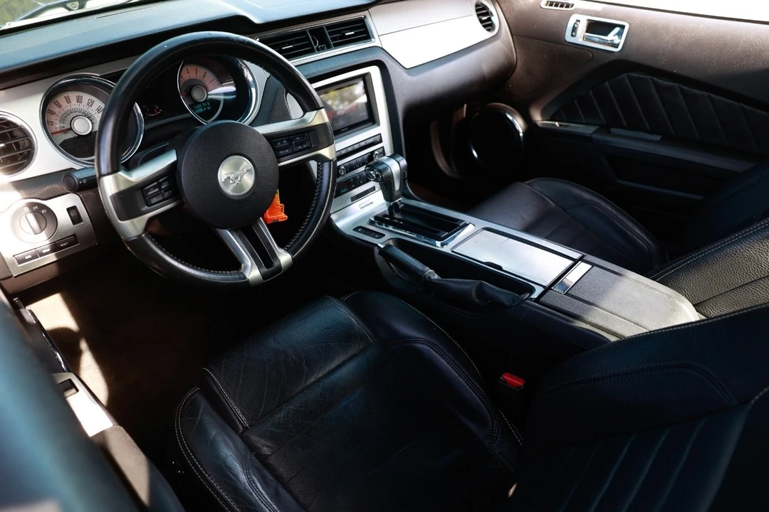 2011 Ford S197 Mustang - Image 4 of 12