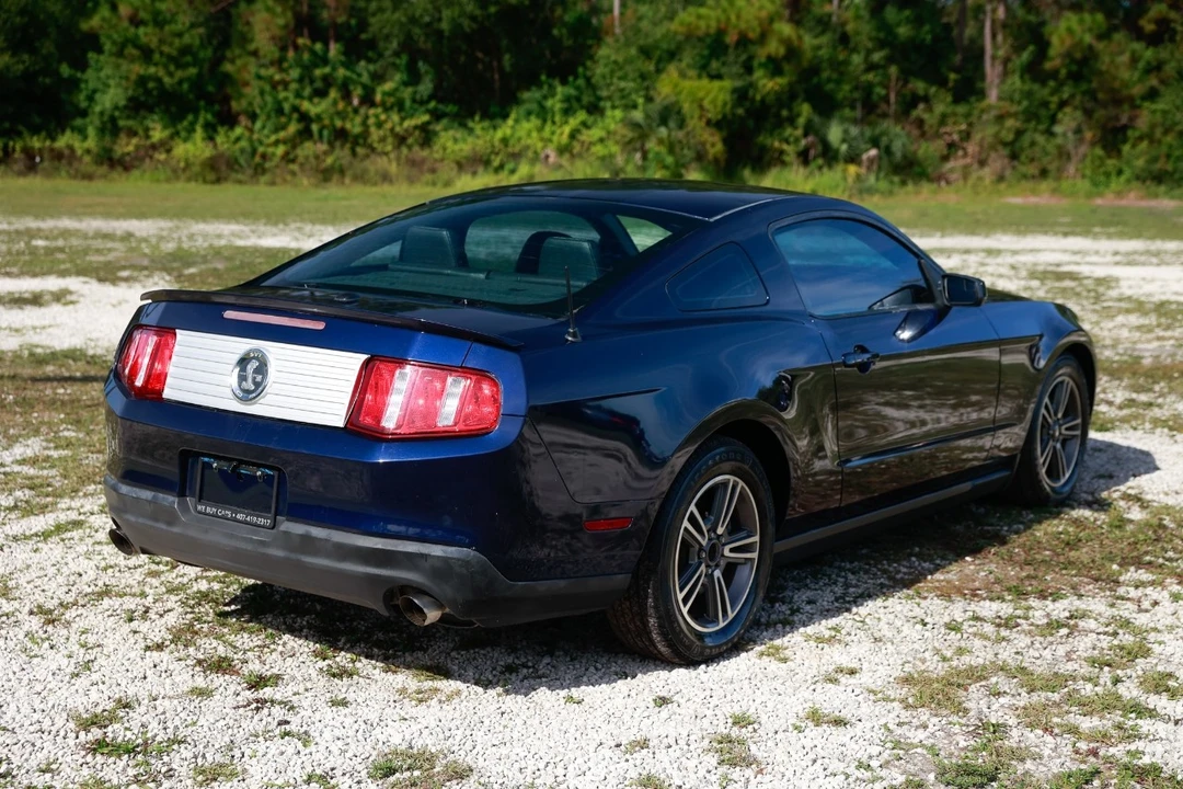 2011 Ford S197 Mustang - Image 11 of 12