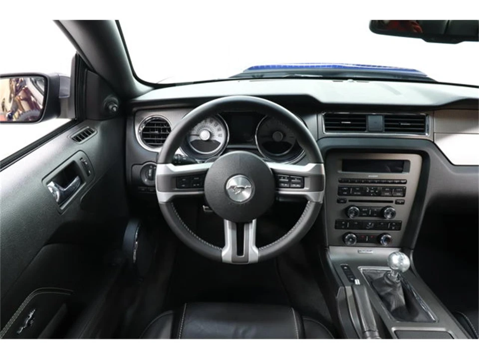 2011 Ford S197 Mustang - Image 10 of 31