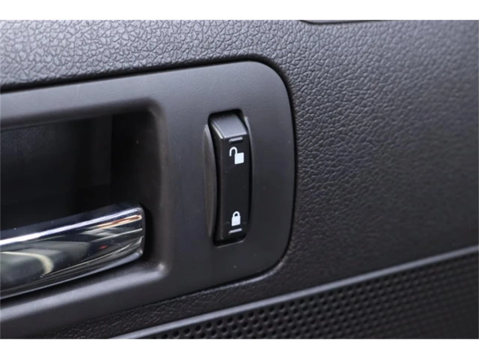 2011 Ford S197 Mustang - Image 25 of 31
