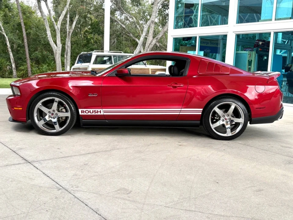 2011 Ford S197 Mustang - Image 11 of 12