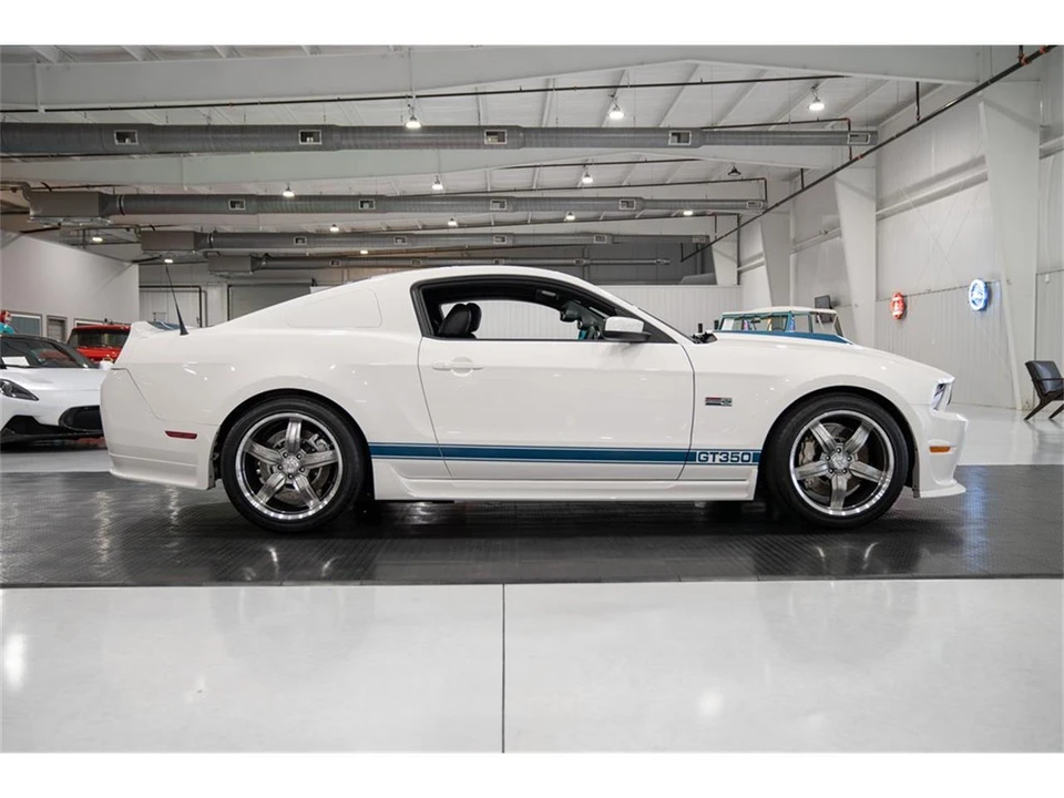 2011 Ford S197 Mustang - Image 11 of 31